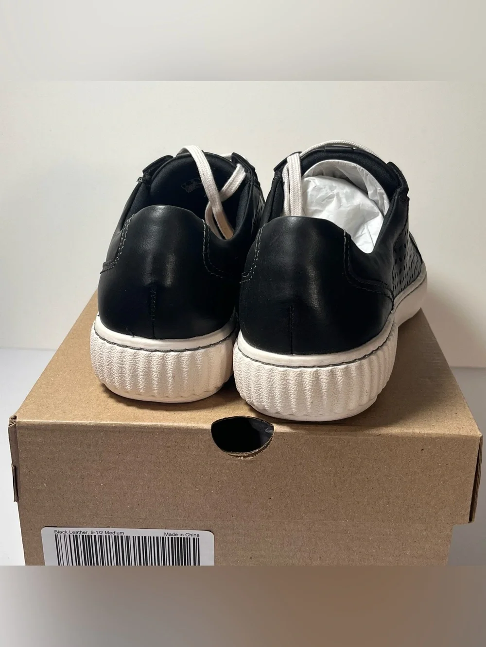 Clarks Collection Caroline Ella Leather/Textile Casual Sneakers Size: 9.5